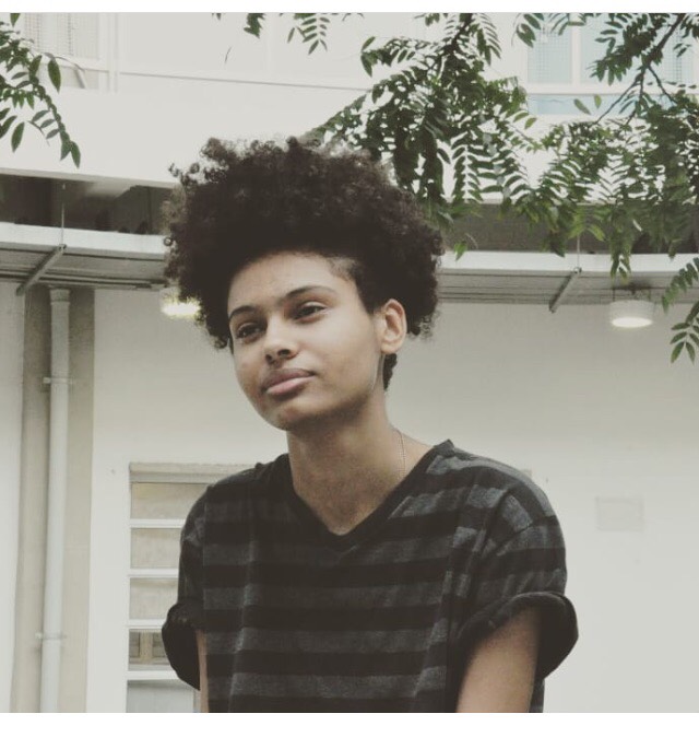 4 Mulheres que curtem o estilo Tomboy e cabelos com muito volume! Cabelo afro! Imagem: Reprodução 