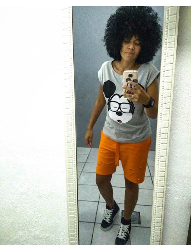 4 Mulheres que curtem o estilo Tomboy e cabelos com muito volume! Cabelo afro! Imagem: Reprodução 